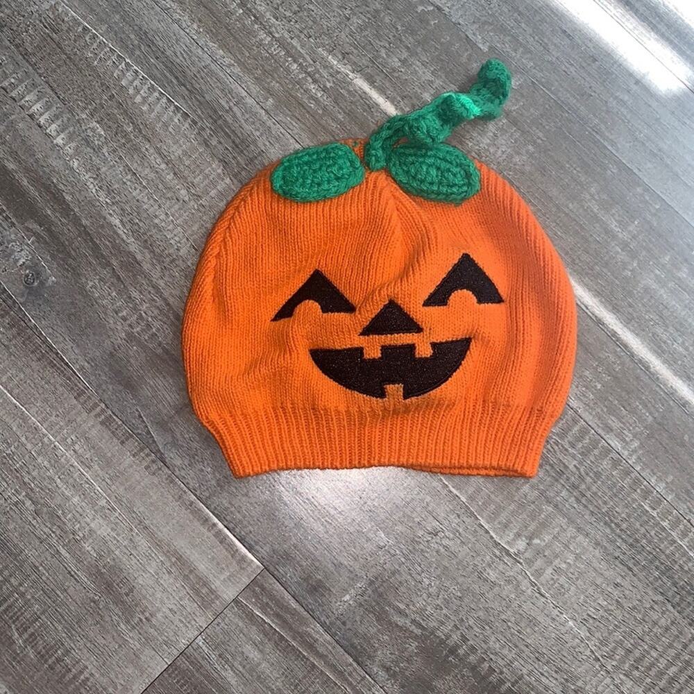 So Dorable Pumpkin hat. Size 6-12 month